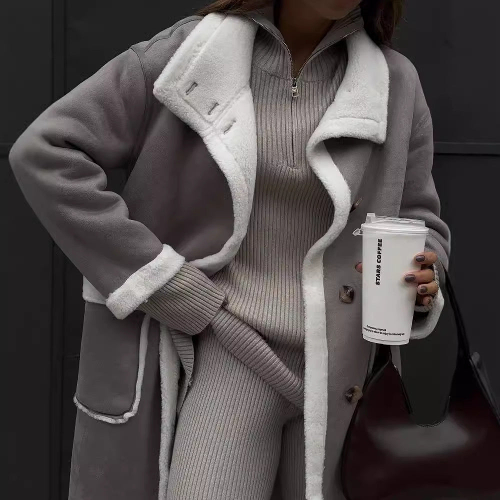 Manteau gris et blanc à poches plaquées – élégant.