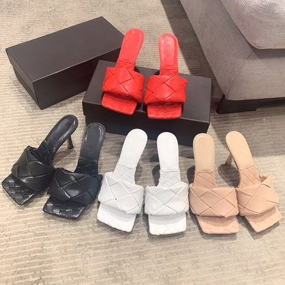 Sandales tressées à talons fins