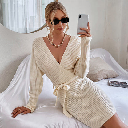 Robe Croisée Ajustée – Raffinement & Confort