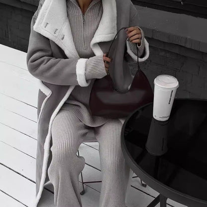 Manteau gris et blanc à poches plaquées – élégant.
