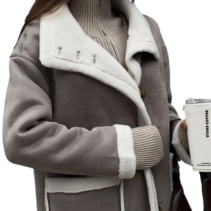 Manteau gris et blanc à poches plaquées – élégant.